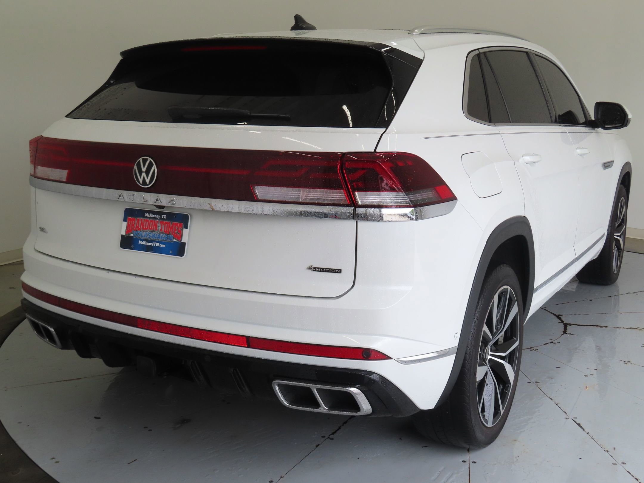 Used 2024 Volkswagen Atlas Cross Sport SEL Premium R-Line AWD/4WD image 3