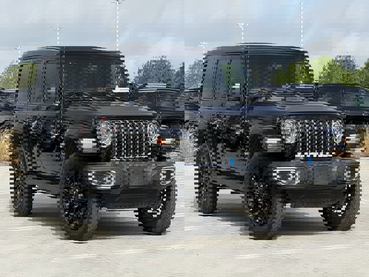 Used 2022 Jeep Wrangler Unlimited Sahara w/ Cold Weather Group image 2