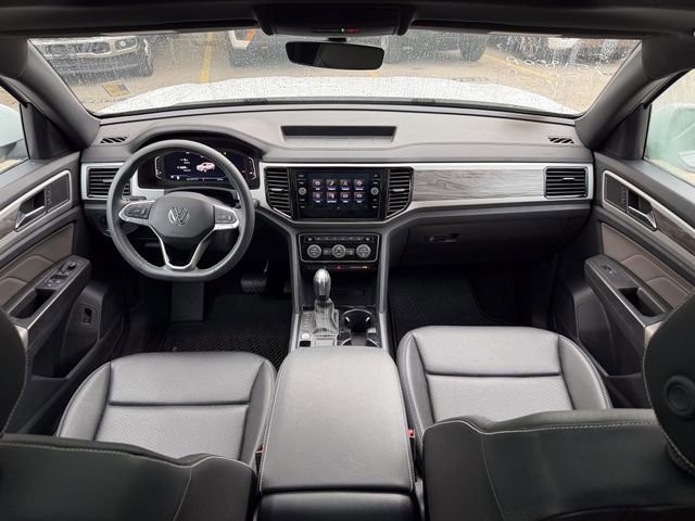 Used 2023 Volkswagen Atlas Cross Sport SE FWD image 16