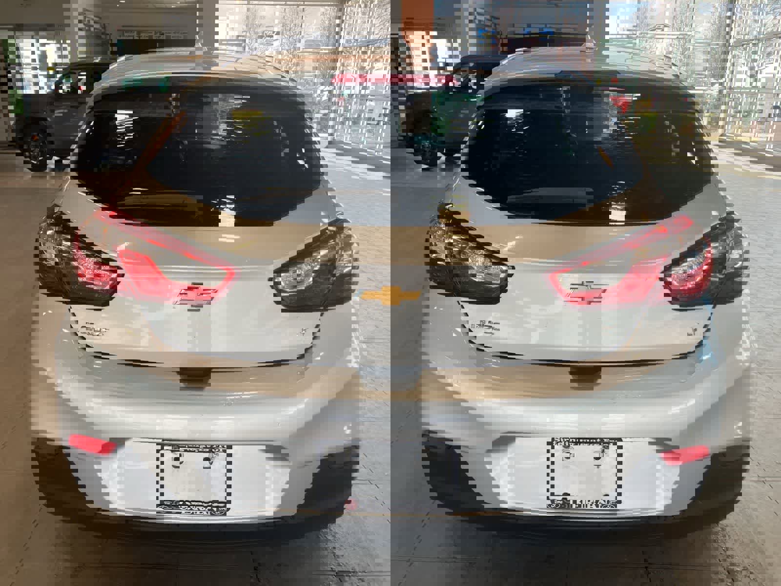 Used 2017 Chevrolet Cruze LT w/ Convenience Package image 6