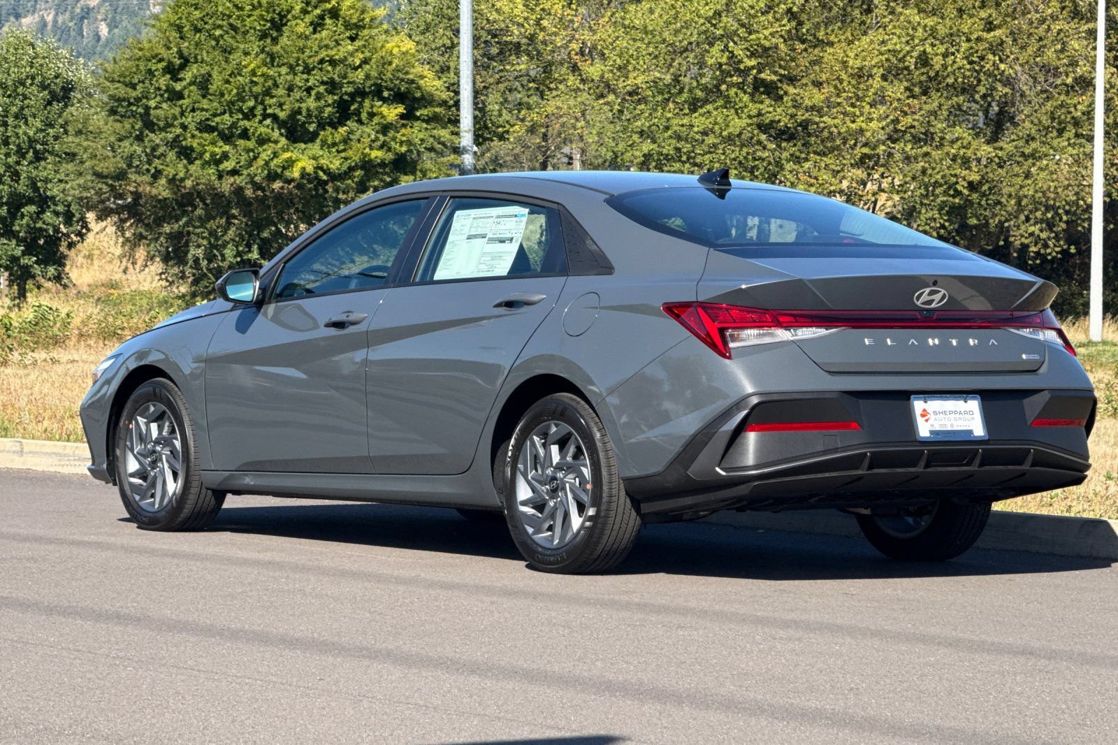 New 2026 Hyundai Elantra Hybrid FWD image 5