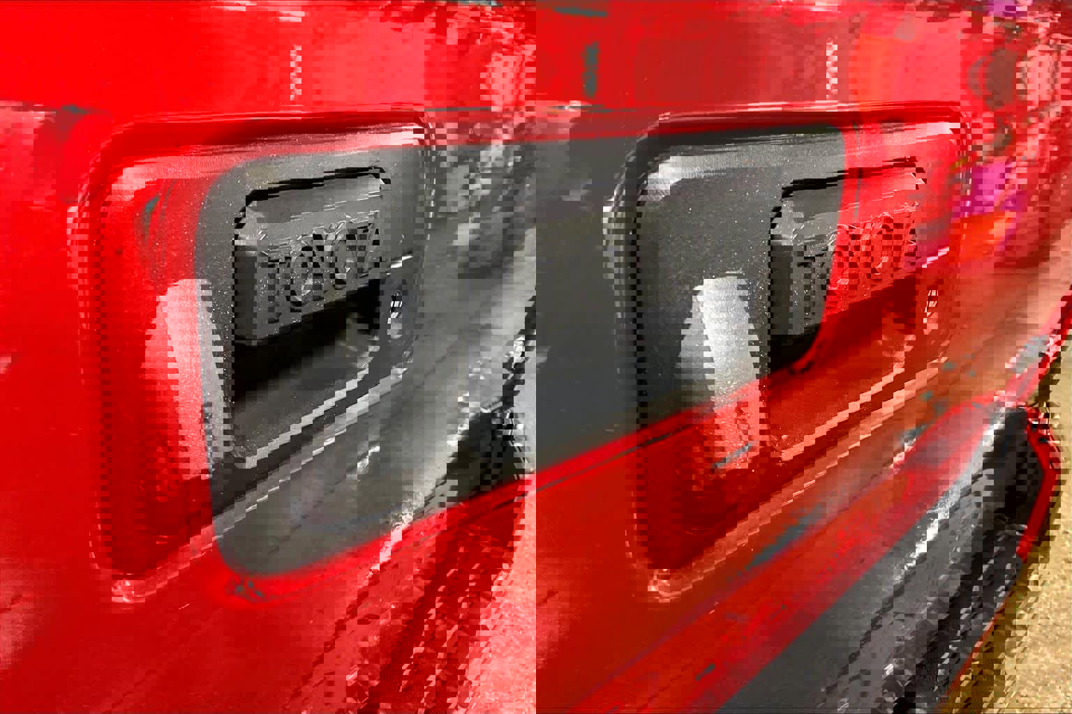 Used 2018 Toyota Tacoma SR w/ SR Convenience Package image 29