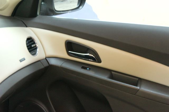 Used 2013 Chevrolet Cruze LT w/ RS Package FWD image 10