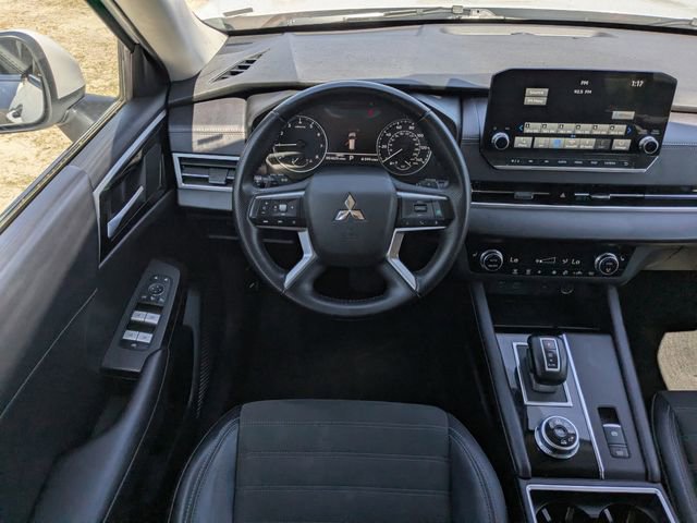 Used 2024 Mitsubishi Outlander SE AWD/4WD image 17