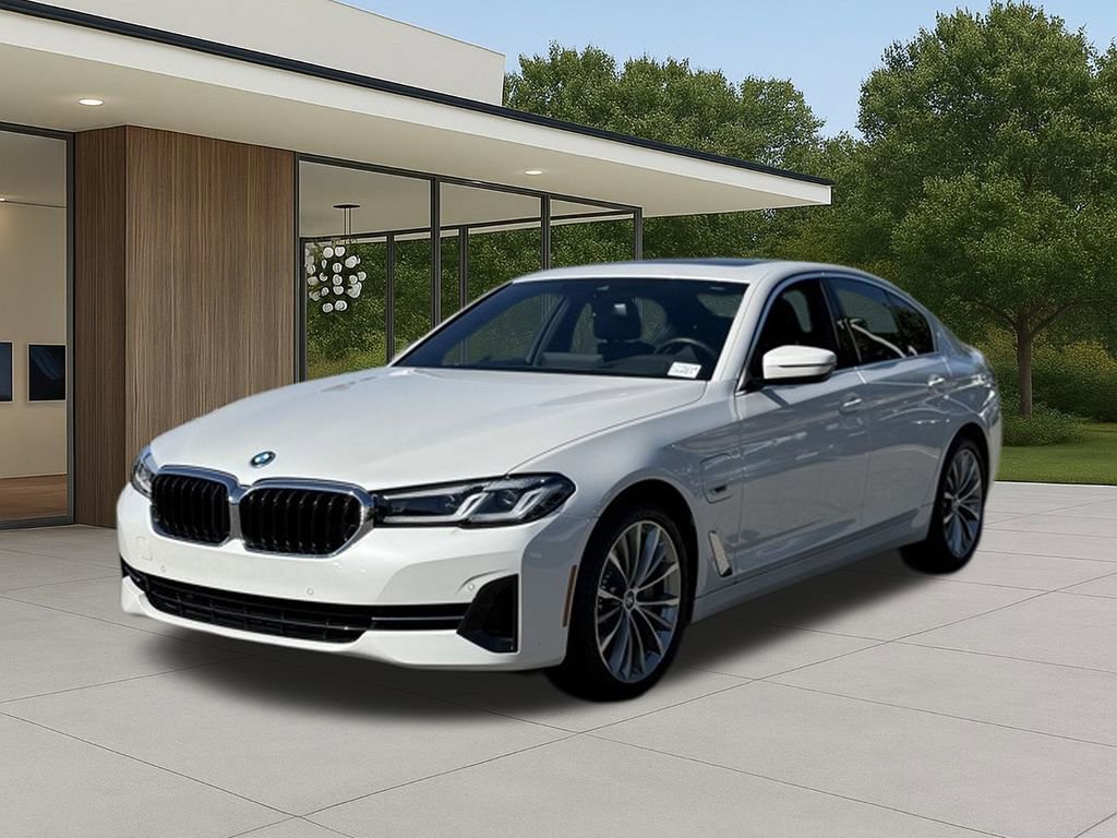 Certified 2023 BMW 530e w/ Premium Package image 3