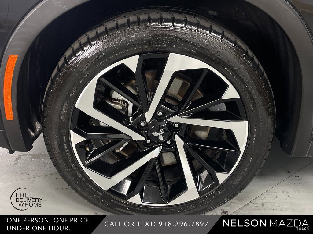 Used 2022 Mitsubishi Outlander SE image 12