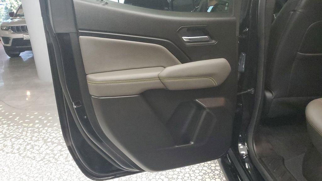 Used 2023 Chevrolet Colorado ZR2 w/ ZR2 Convenience Package III image 16