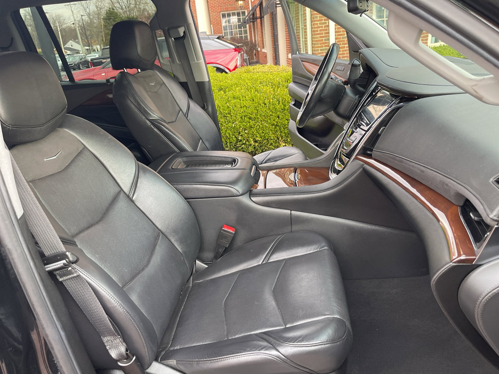 Used 2019 Cadillac Escalade ESV Premium Luxury image 32
