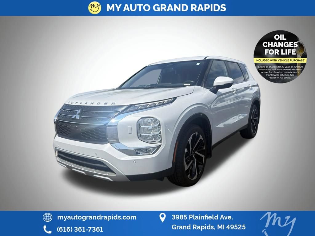 Used 2024 Mitsubishi Outlander SE AWD/4WD image 3