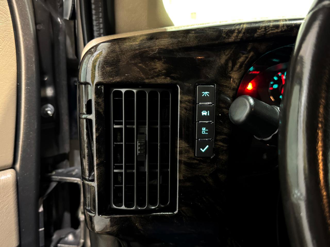 Used 2016 Chevrolet Express 2500 Extended image 23