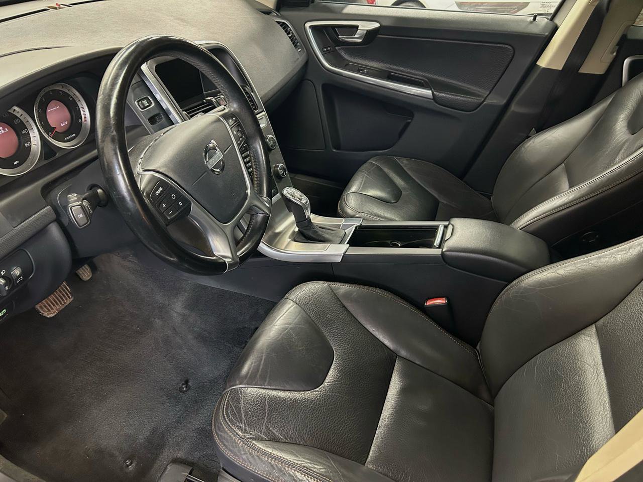 Used 2013 Volvo XC60 T6 AWD/4WD image 12