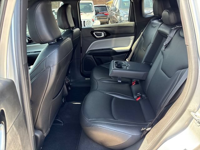 Used 2025 Jeep Compass Limited AWD/4WD image 20