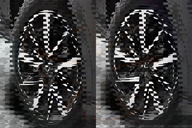 Used 2024 Volvo XC90 B6 Plus image 14