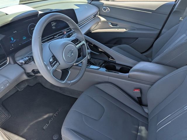 Used 2023 Hyundai Elantra SEL w/ Convenience Package image 21