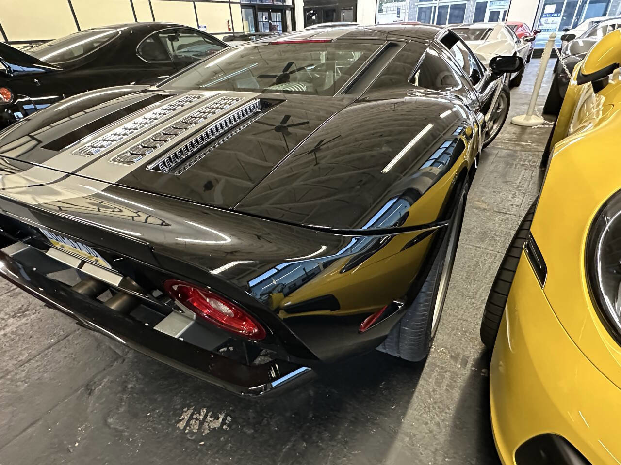 Used 2005 Ford GT RWD image 4