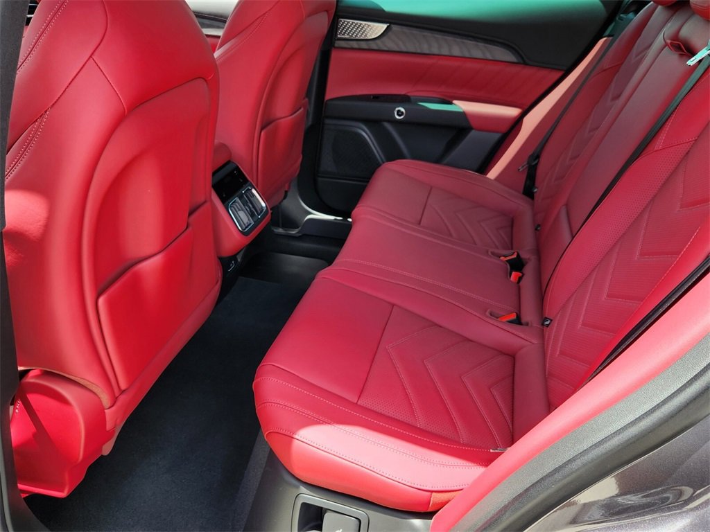 New 2025 Maserati Grecale GT image 7