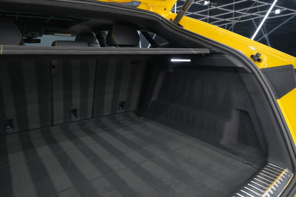 Used 2022 Lamborghini Urus image 41