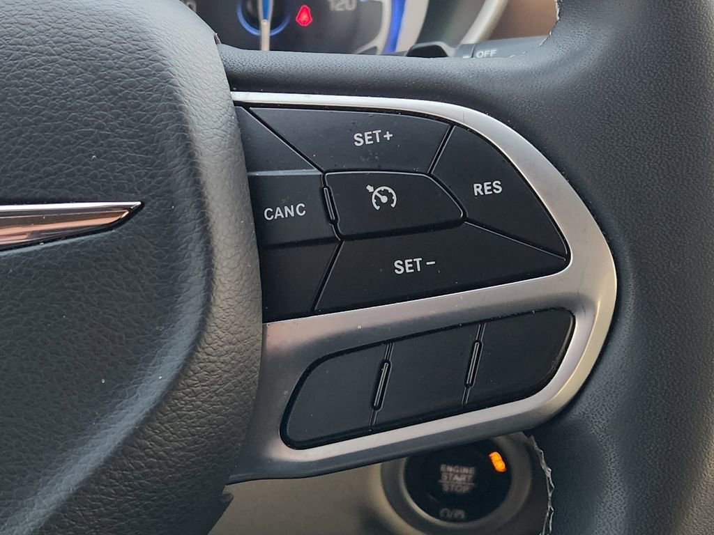 Used 2023 Chrysler Voyager LX image 29