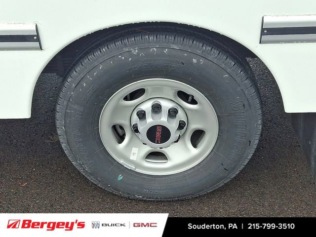 New 2026 GMC Savana 3500 w/ Power Convenience Package RWD image 5