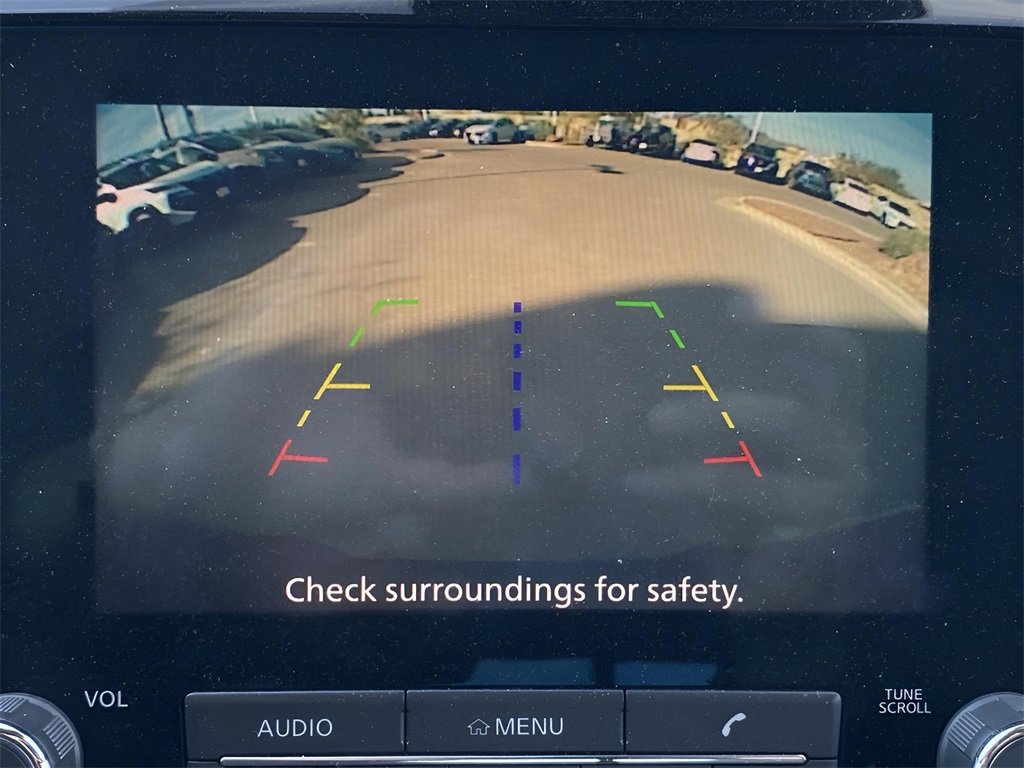 Used 2024 Nissan Titan SV image 12