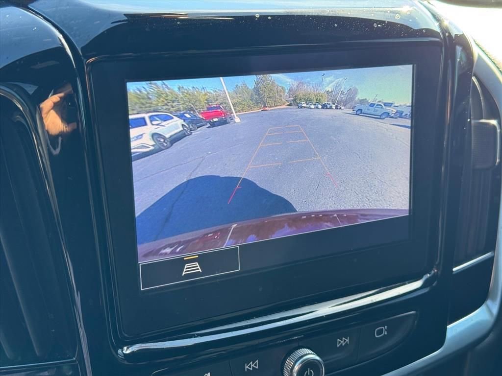 Used 2023 Chevrolet Traverse LT image 24