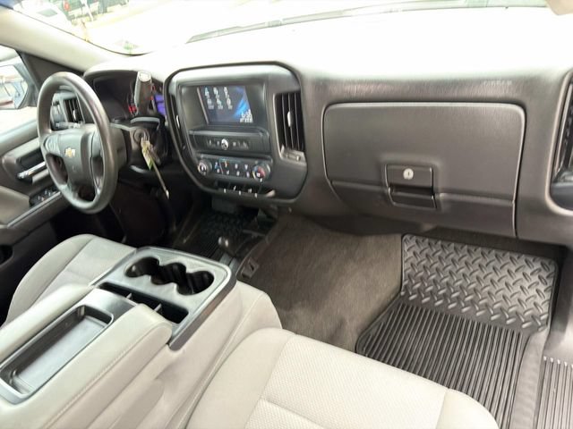 Used 2018 Chevrolet Silverado 1500 Custom w/ Custom Value Package AWD/4WD image 16