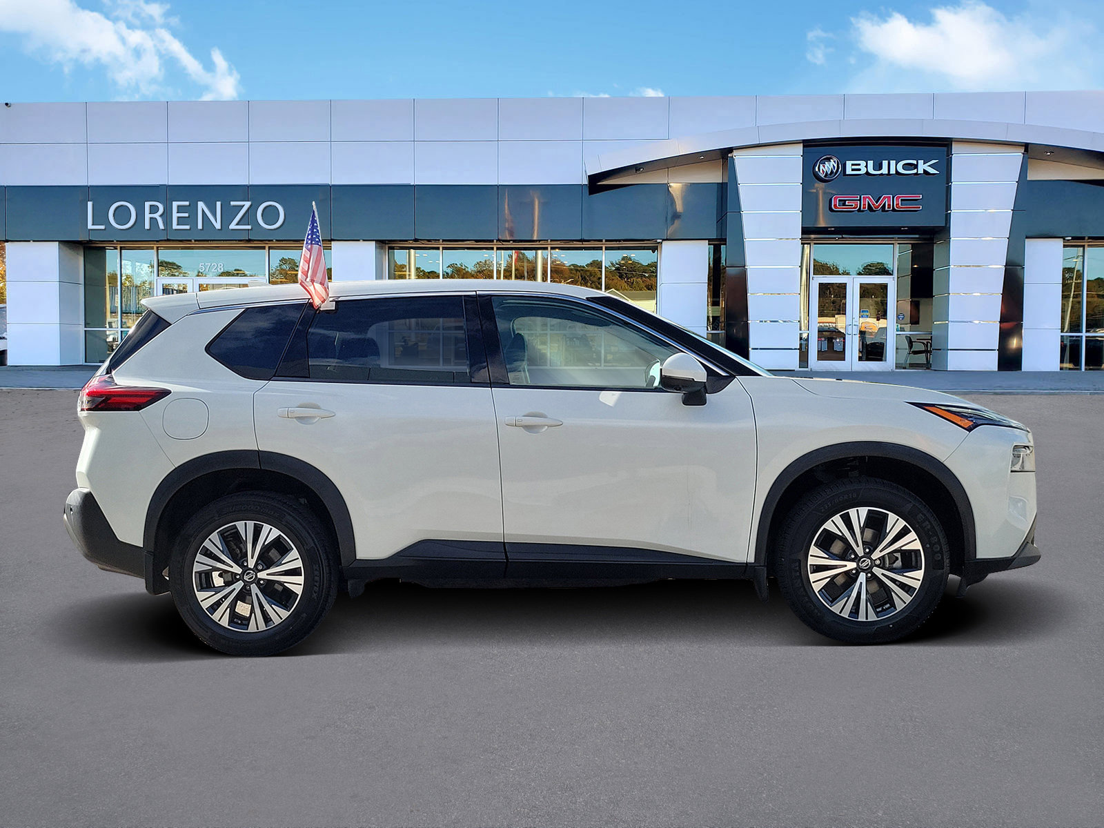 Used 2021 Nissan Rogue SV image 4