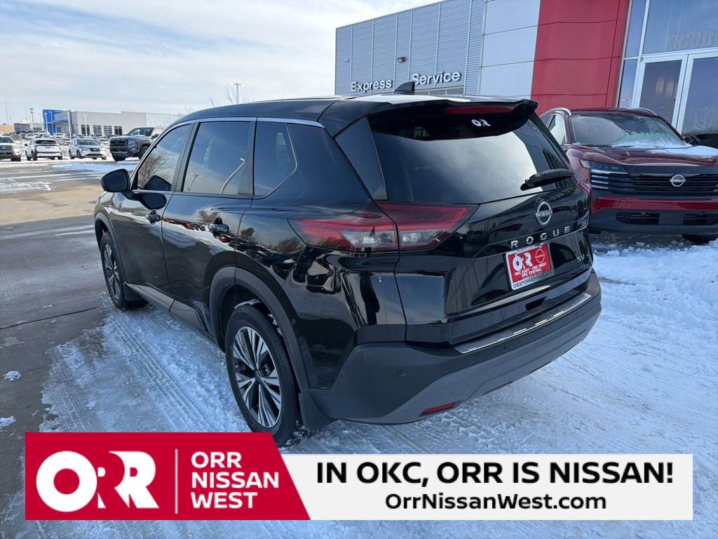 Used 2023 Nissan Rogue SV image 3