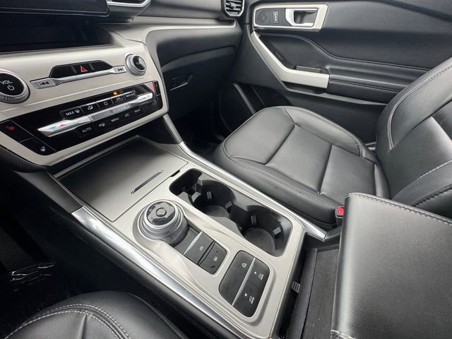 Used 2022 Ford Explorer XLT w/ Equipment Group 202A RWD image 10