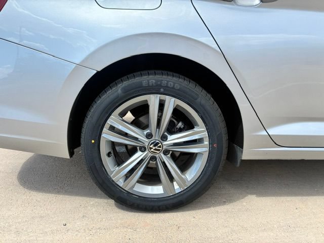 Used 2024 Volkswagen Jetta SE FWD image 9