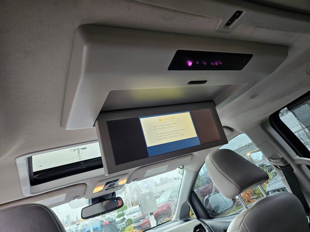 Used 2018 Toyota Sienna Limited image 19