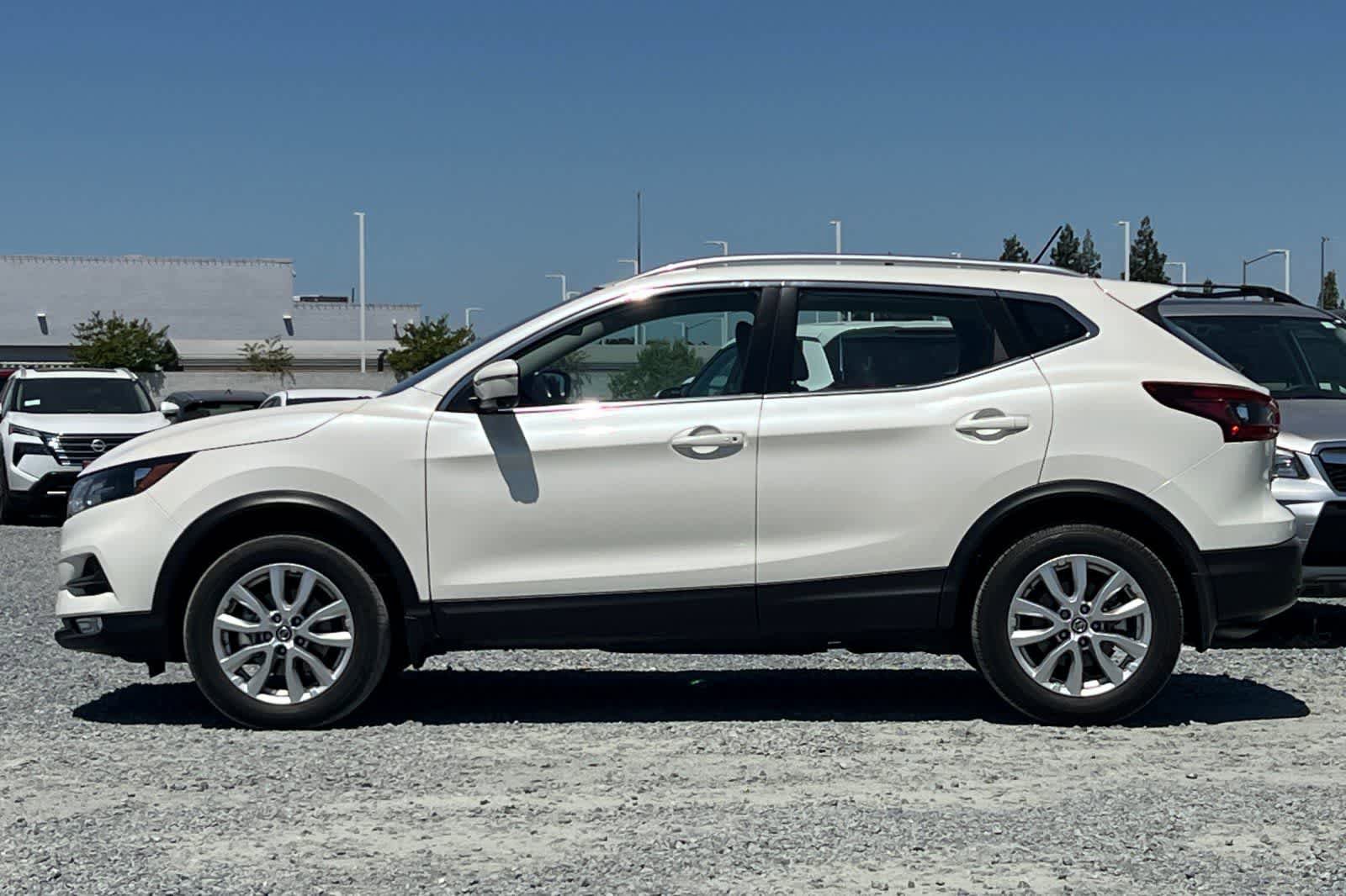 Used 2022 Nissan Rogue Sport SV w/ Technology Package FWD image 6