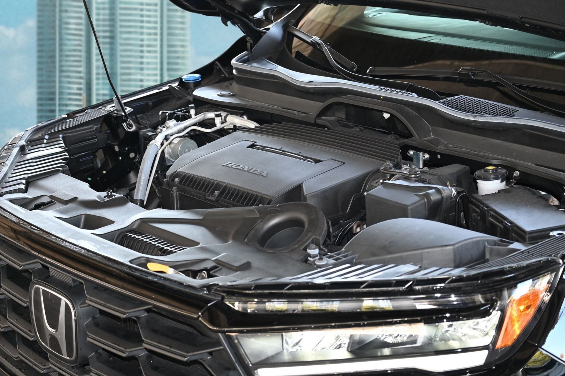 New 2025 Honda Pilot Sport image 33