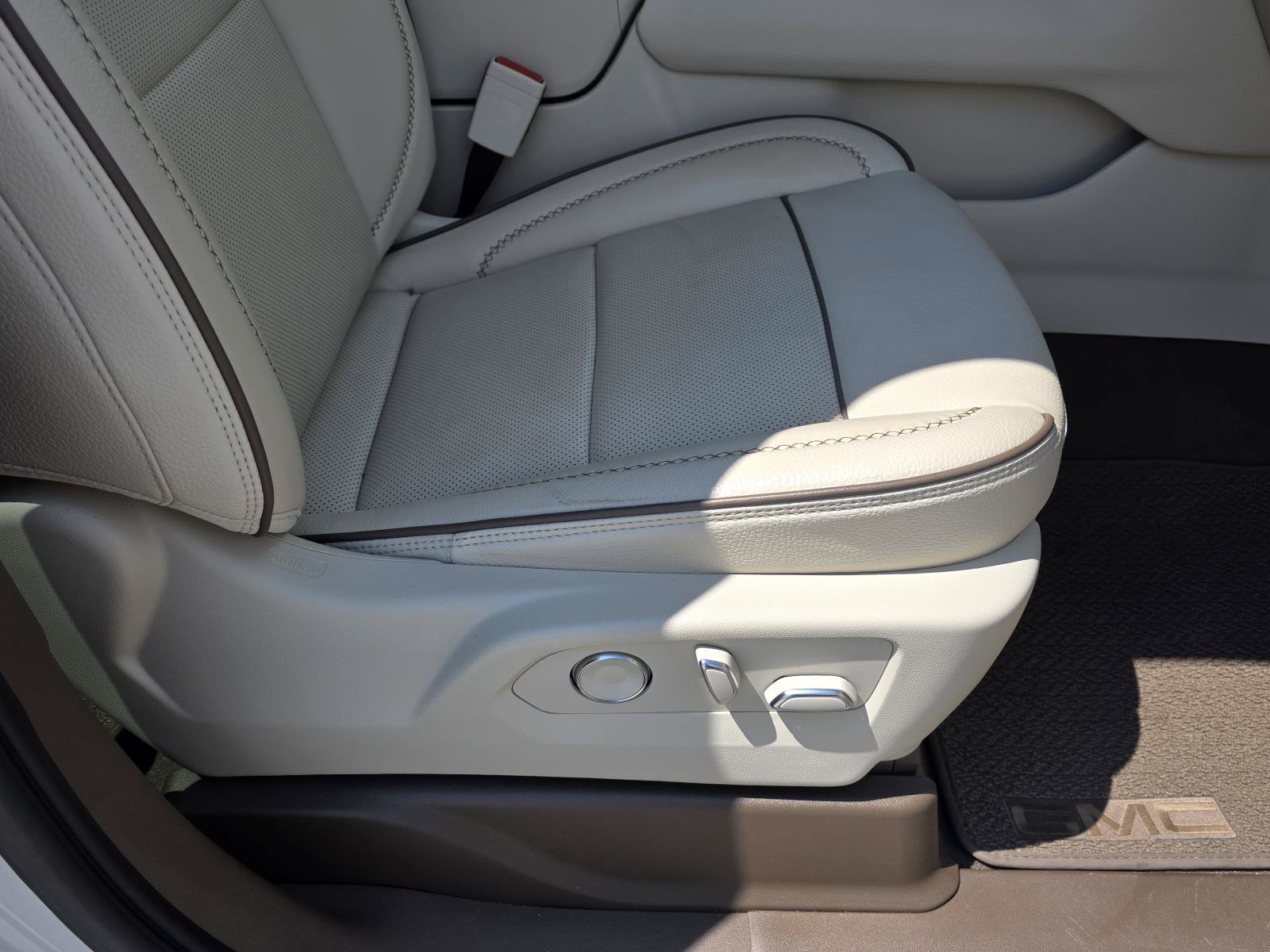 Used 2023 GMC Yukon XL Denali RWD image 20