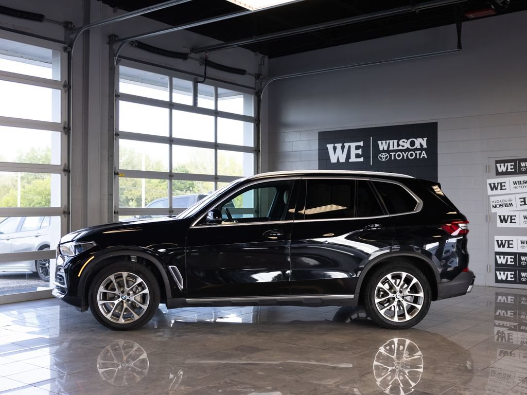 Used 2021 BMW X5 xDrive40i w/ Executive Package 3 AWD/4WD image 1