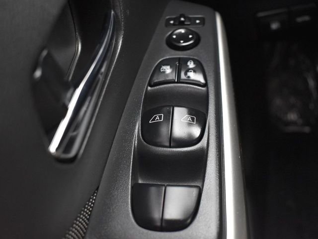 Used 2019 Nissan Kicks SV FWD image 4