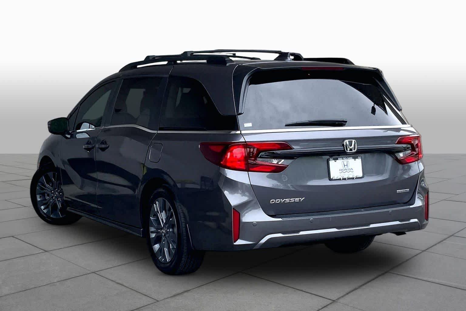 Used 2025 Honda Odyssey Touring image 12