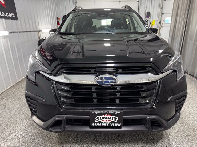 Used 2023 Subaru Ascent Limited AWD/4WD image 2