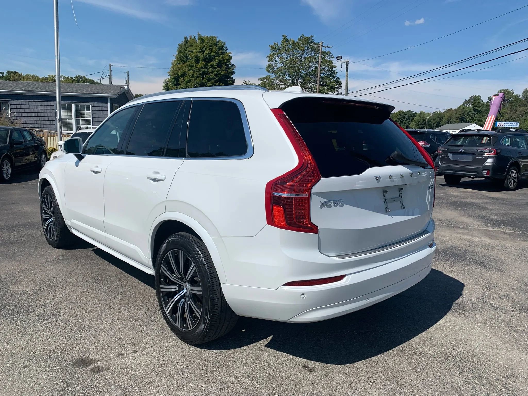 Used 2023 Volvo XC90 B5 Core w/ Protection Package Premier image 4