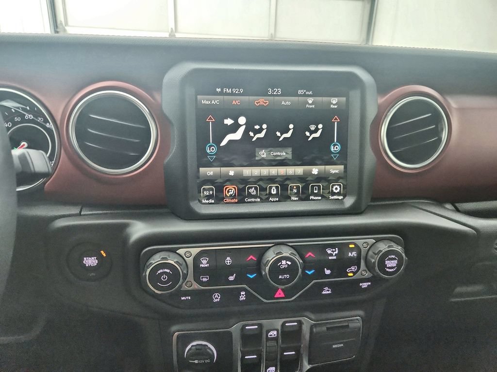 Certified 2022 Jeep Gladiator Rubicon w/ Cold Weather Group AWD/4WD image 30
