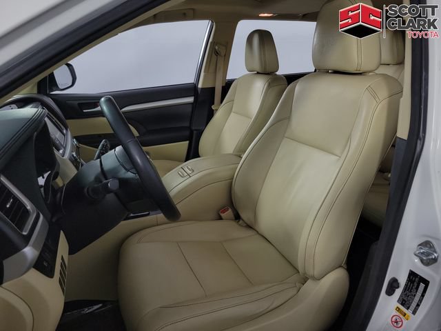 Used 2017 Toyota Highlander XLE AWD/4WD image 13