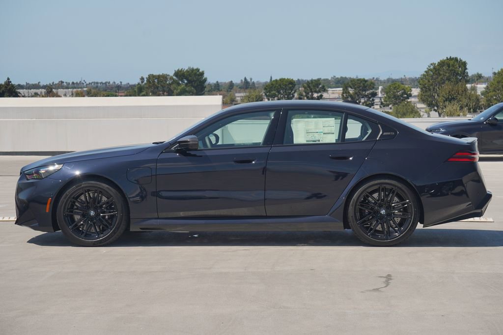 New 2026 BMW M5 w/ Carbon Package image 4