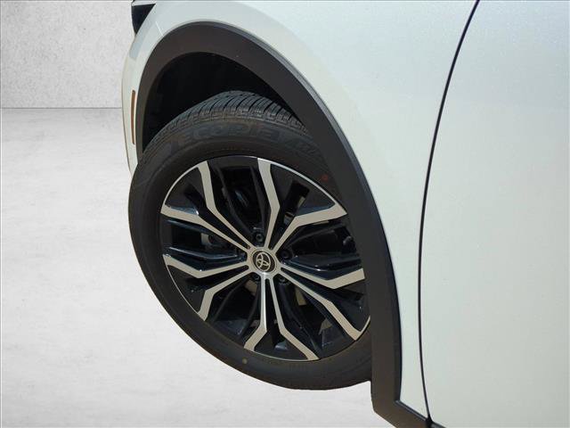 Certified 2026 Toyota Crown AWD/4WD image 10