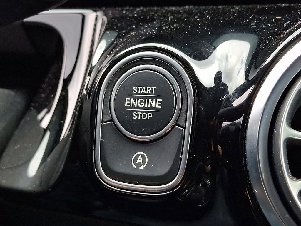 Used 2025 Mercedes-Benz GLA 250 4MATIC image 23