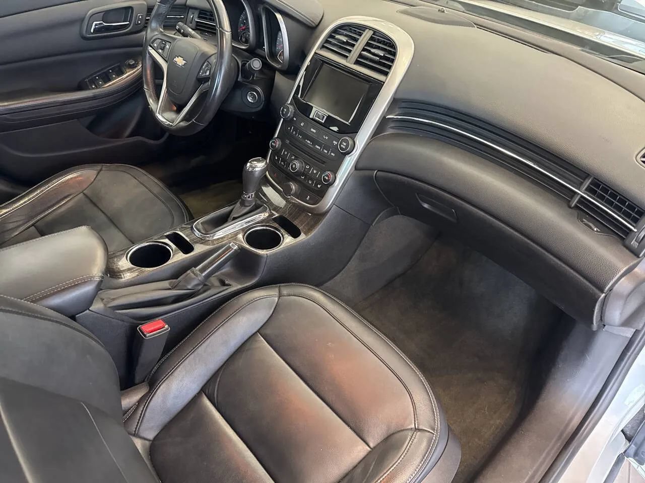 Used 2015 Chevrolet Malibu LT w/ Leather Package FWD image 16