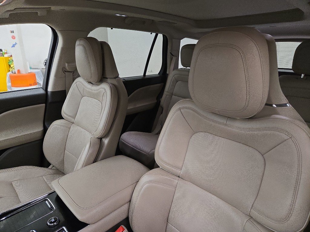 Used 2020 Lincoln Aviator Reserve w/ Equipment Group 201A image 11