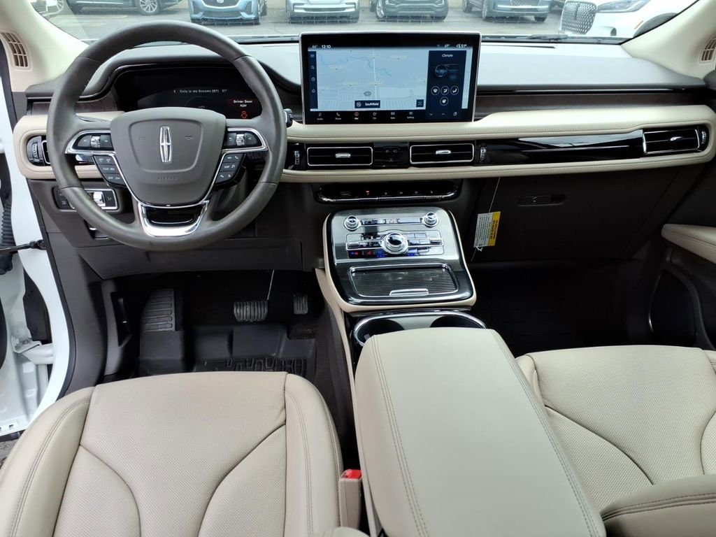 Certified 2022 Lincoln Nautilus Reserve w/ Luxury Package AWD/4WD image 13