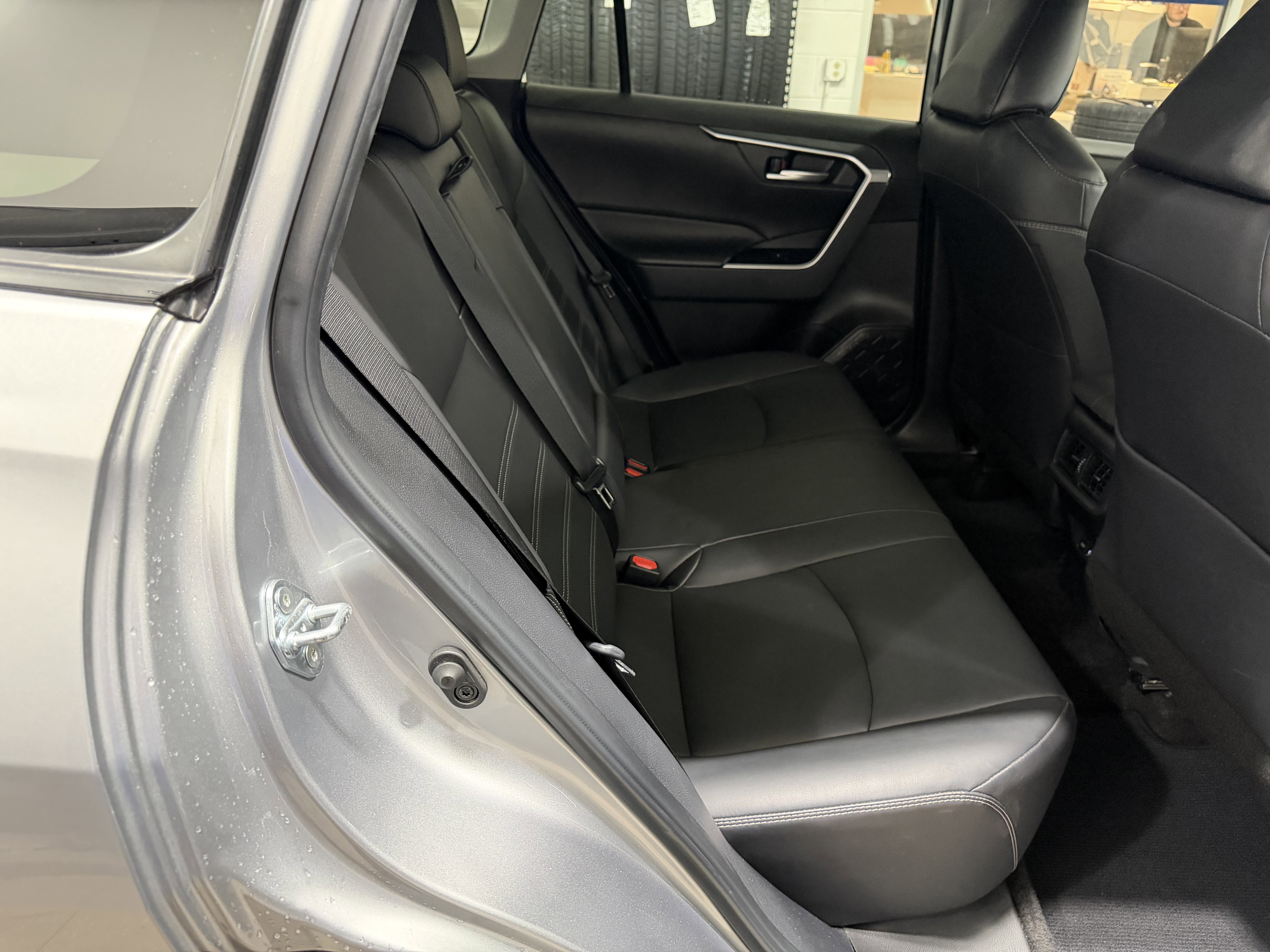 Used 2025 Toyota RAV4 XLE Premium image 30