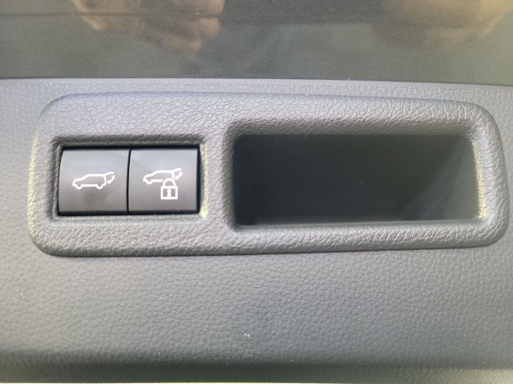 Used 2021 Toyota Venza Limited image 8