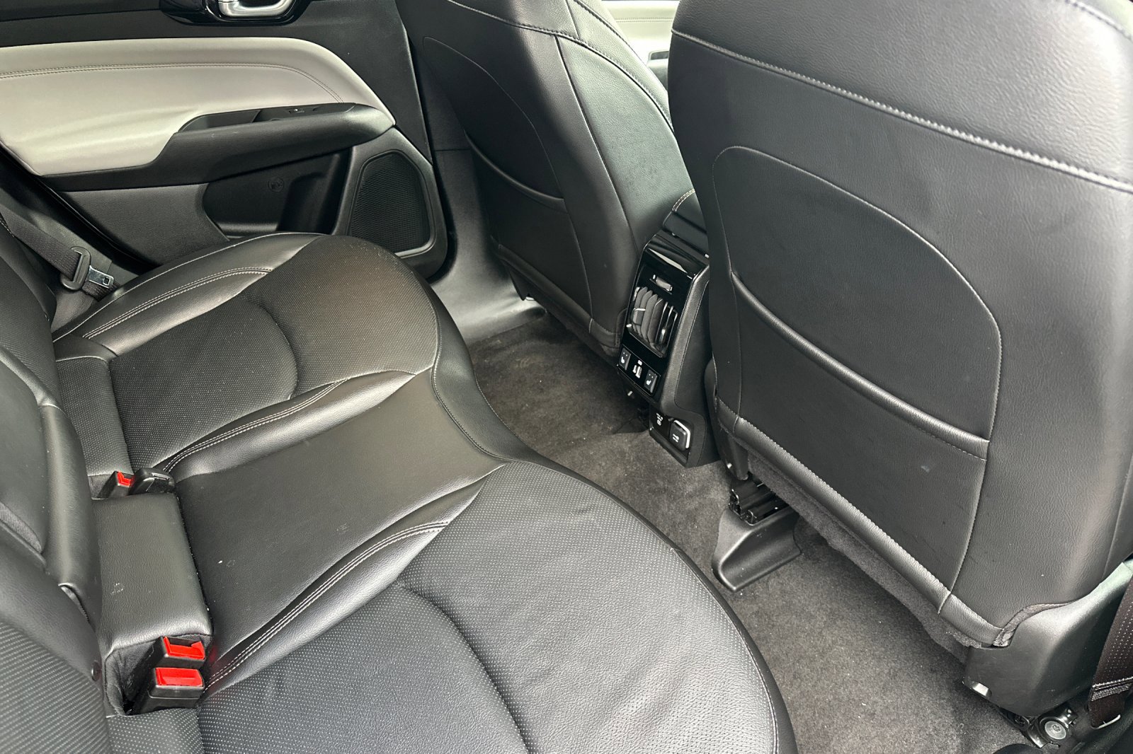 Used 2022 Jeep Compass Limited w/ Elite Group image 30